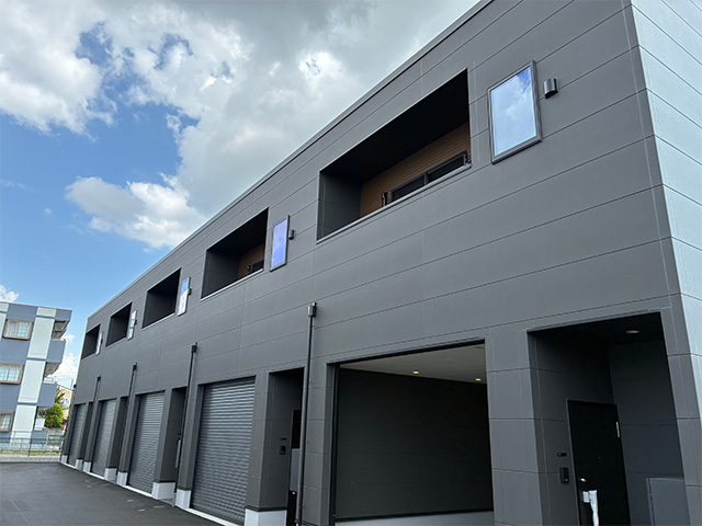 愛知県あま市の新築賃貸ガレージハウス/ビルトインガレージ付きメゾネット賃貸アパート「G+COLOR木田」B棟外観デザイン