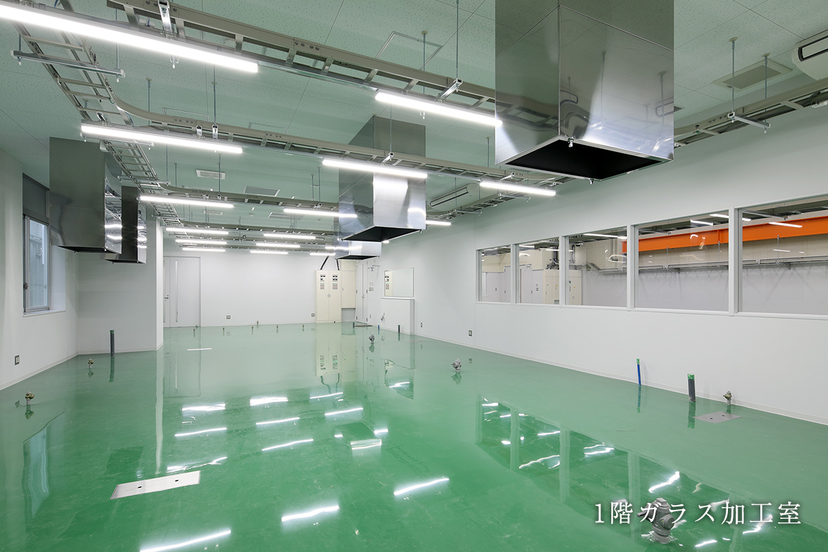 名古屋大学EI創発工学館：1階ガラス加工室